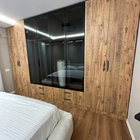 Luxury Center * טיראנה
