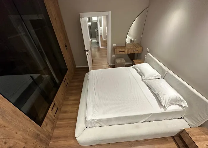 Luxury Center * تيرانا