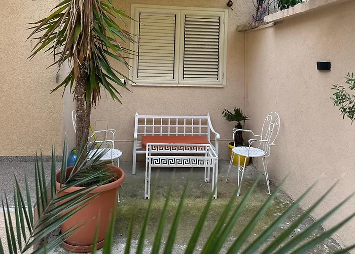 Luxury Center * تيرانا