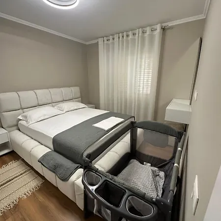 アパート Luxury Center